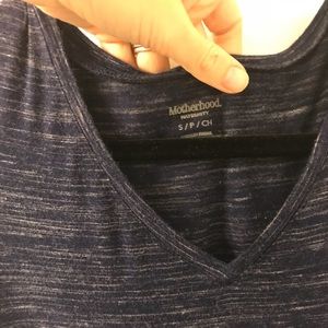 Motherhood maternity v neck top.